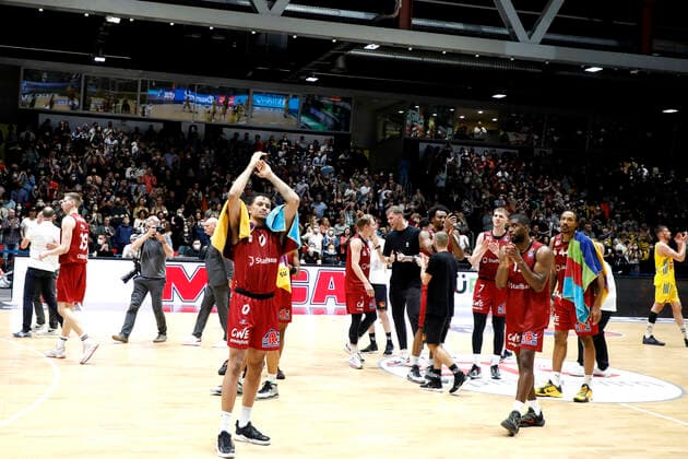 27.03.2022, easyCredit Basketball Bundesliga, BBL, Saison 2021 2022, Herren, Chemnitz Niners - Alba Berlin Jubel der Niners Chemnitz nach dem Spiel Chemnitz Messe Chemnitz Sachsen Germany