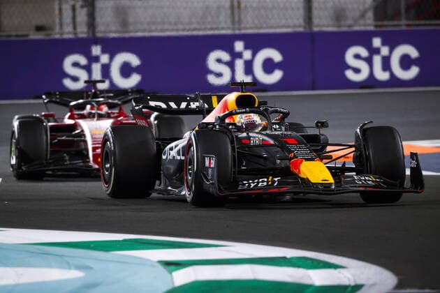 01 VERSTAPPEN Max (nld), Red Bull Racing RB18, 16 LECLERC Charles (mco), Scuderia Ferrari F1-75, action during the Formula 1 STC Saudi Arabian Grand Prix 2022, 2nd round of the 2022 FIA Formula One World Championship, WM, Weltmeisterschaft on the Jeddah Corniche Circuit, from March 25 to 27, 2022 in Jeddah, Saudi Arabia - F1 - SAUDI ARABIAN GRAND PRIX 2022 - RACE DPPI Panoramic 00122007__V2_4643.JPG_