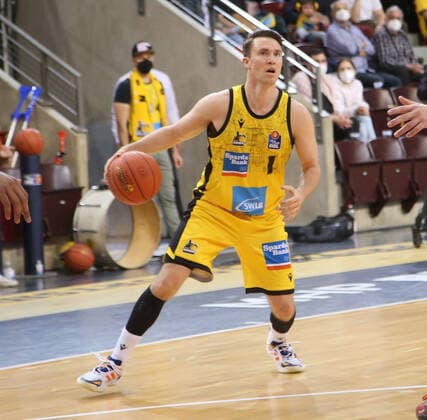 Jordan Hulls (Riesen) . MHP Riesen Ludwigsburg vs.Basketball Löwen Braunschweig . Basketball-Bundesliga 2021-2022. Ludwigsburg , GER, 27.03.2022,