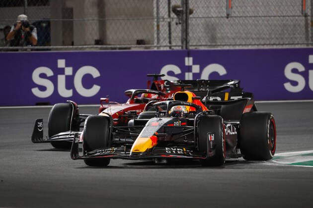 01 VERSTAPPEN Max (nld), Red Bull Racing RB18, action during the Formula 1 STC Saudi Arabian Grand Prix 2022, 2nd round of the 2022 FIA Formula One World Championship, WM, Weltmeisterschaft on the Jeddah Corniche Circuit, from March 25 to 27, 2022 in Jeddah, Saudi Arabia - F1 - SAUDI ARABIAN GRAND PRIX 2022 - RACE DPPI Panoramic  00122007__V2_4574