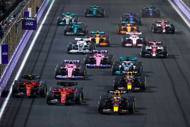 Start, 11 Sergio Perez (MEX, Oracle Red Bull Racing), 16 Charles Leclerc (MCO, Scuderia Ferrari), 55 Carlos Sainz (ESP, Scuderia Ferrari), 1 Max Verstappen (NLD, Oracle Red Bull Racing), F1 Grand Prix of Saudi Arabia at Jeddah Corniche Circuit on March 27, 2022 in Jeddah, Saudi Arabia. (Photo by HOCH ZWEI) Jeddah Saudi Arabia