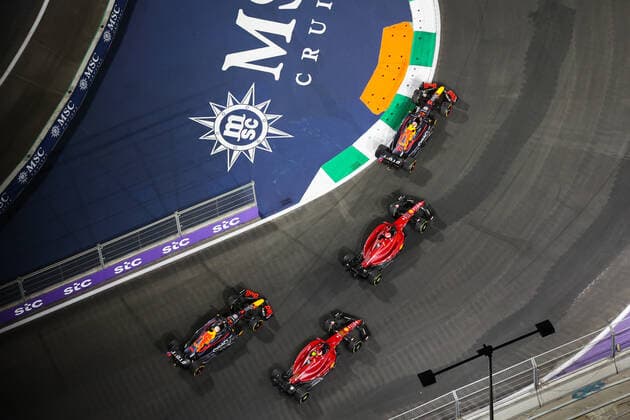 start of the race, depart, 11 PEREZ Sergio (mex), Red Bull Racing RB18, 16 LECLERC Charles (mco), Scuderia Ferrari F1-75, 55 SAINZ Carlos (spa), Scuderia Ferrari F1-75, 01 VERSTAPPEN Max (nld), Red Bull Racing RB18, action during the Formula 1 STC Saudi Arabian Grand Prix 2022, 2nd round of the 2022 FIA Formula One World Championship, WM, Weltmeisterschaft on the Jeddah Corniche Circuit, from March 25 to 27, 2022 in Jeddah, Saudi Arabia - F1 - SAUDI ARABIAN GRAND PRIX 2022 - RACE DPPI Panoramic 00122007_AV6_8552