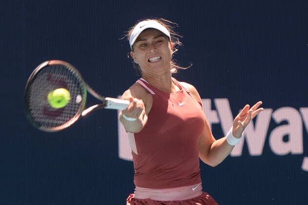 Paula Badosa (ESP) defeated Yulia Putintseva (KAZ) 6-3, 6-2, at the Miami Open being played at Hard Rock Stadium in Miami Gardens, Florida on March 27, 2022: Ã‚ Tennisclix CSM Miami Gardens USA - ZUMAc04_ 20220327_zaf_c04_065 Copyright: xKarlaxKinnex