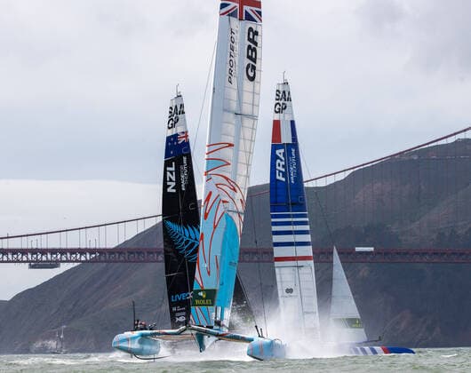 Bilder des Jahres 2022, Sport 03 März Sport Themen der Woche KW12 Sport Bilder des Tages (220328) -- SAN FRANCISCO, March 28, 2022 -- Teams compete during the San Francisco SailGP in San Francisco, the United States, March 27, 2022. Australia SailGP Team won the SailGP Championship for a second successive year, beating Japan and the United States in the Grand Final in San Francisco. (Photo by Dong Xudong Xinhua) (SP)U.S.-SAN FRANCISCO-SAILING-SAILGP-FINAL WuxXiaoling 