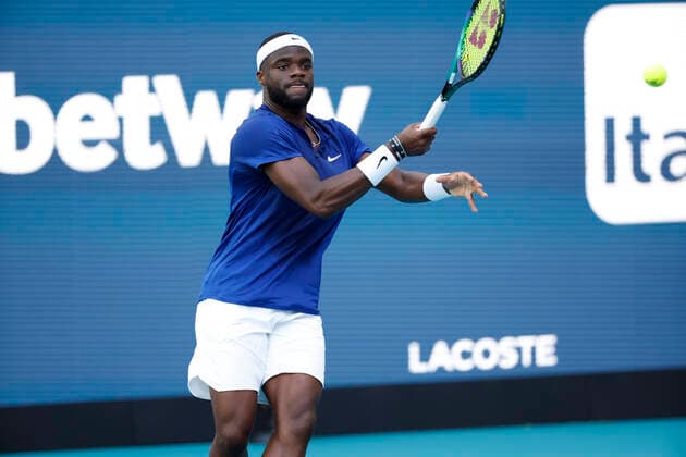 March 27, 2022, Miami Gardens, Florida, United States Of America: MIAMI GARDENS, FLORIDA - MARCH 27: Frances Tiafoe of United States defeats Juan Manuel Ceroendolo of Argentina during day 7 of the 2022 Miami Open at Hard Rock Stadium on March 27, 2022 in Miami Gardens, Florida....People: Frances Tiafoe Miami Gardens United States Of America - ZUMAs214 20220327_zda_s214_147 Copyright: xSMGx