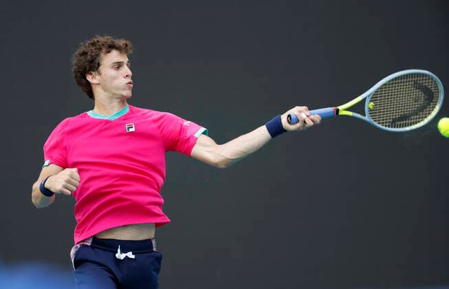 March 27, 2022, Miami Gardens, Florida, United States Of America: MIAMI GARDENS, FLORIDA - MARCH 27: Frances Tiafoe of United States defeats Juan Manuel Ceroendolo of Argentina during day 7 of the 2022 Miami Open at Hard Rock Stadium on March 27, 2022 in Miami Gardens, Florida....People: Juan Manuel Cerundolo Miami Gardens United States Of America - ZUMAs214 20220327_zda_s214_152 Copyright: xSMGx
