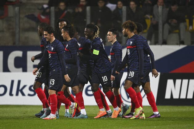 Joie des joueurs de l Equipe de France apres le but de Yasser Larouci (Fra) FOOTBALL : France Espoirs vs Irlande du Nord - Calais - 28 03 2022 JBAutissier Panoramic 