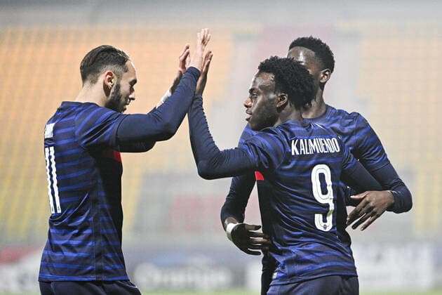 Joie des joueurs de l Equipe de France apres le but de Arnaud Kalimuendo Muingo (Fra) FOOTBALL : France Espoirs vs Irlande du Nord - Calais - 28 03 2022 JBAutissier Panoramic 