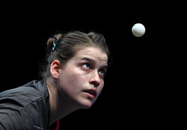 Sport Themen der Woche KW13 Sport Bilder des Tages (220329) -- DOHA, March 29, 2022 -- Petrissa Solja of Germany serves during the women s singles round of 32 match between Zhang Rui of China and Petrissa Solja of Germany at the WTT Star Contender Doha 2022 in Doha, Qatar, March 28, 2022. (Photo by Nikku Xinhua) (SP)QATAR-DOHA Table tennis, Tischtennis WTT STAR CONTENDER 2022 yangyuanyong 