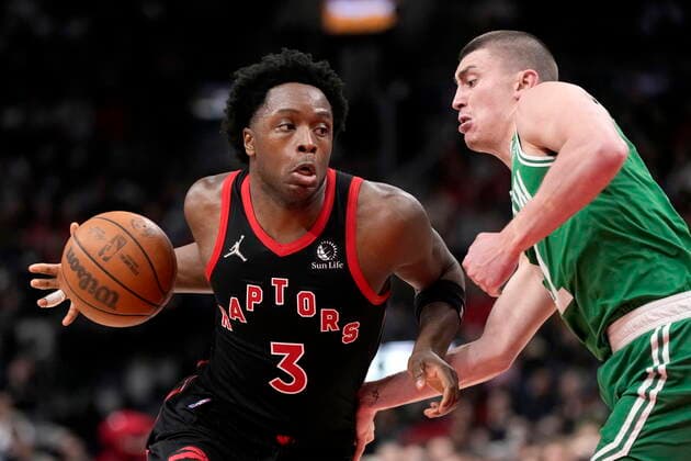 March 28, 2022, Toronto, ON, CANADA: Toronto Raptors forward OG Anunoby (3) looks to drive past Boston Celtics guard Payton Pritchard (11) during second half NBA, Basketball Herren, USA basketball action in Toronto, Monday, March 28, 2022. Celtics at Raptors NBA  - ZUMAc35_ 20220328_zaf_c35_079 Copyright: xFrankxGunnx