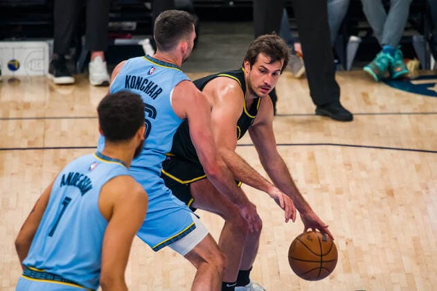 Warriors Power Forward Nemanja Bjelica (8) during a NBA, Basketball Herren, USA game between Memphis Grizzlies and Golden State Warriors at FedEx Forum in Memphis, Tennessee, USA, 28 March 2022. Golden State Warriors at Memphis Grizzlies !ACHTUNG: NUR REDAKTIONELLE NUTZUNG!  Copyright: xMatthewxA.xSmithx AME7044 20220329-118ebb2f33ac04dca87c8d990c234b4eb16f8a63