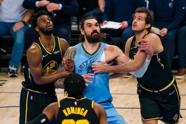 Warriors Small Forward Andrwe Wiggins (22) and Power Forward Nemanja Bjelica (8) guarding Grizzlies Center Steven Adams (4) during a NBA, Basketball Herren, USA game between Memphis Grizzlies and Golden State Warriors at FedEx Forum in Memphis, Tennessee, USA, 28 March 2022. Golden State Warriors at Memphis Grizzlies !ACHTUNG: NUR REDAKTIONELLE NUTZUNG!  Copyright: xMatthewxA.xSmithx AME7035 20220329-37ffb6be60c413be0c8f8f1ac67860e762de0d56