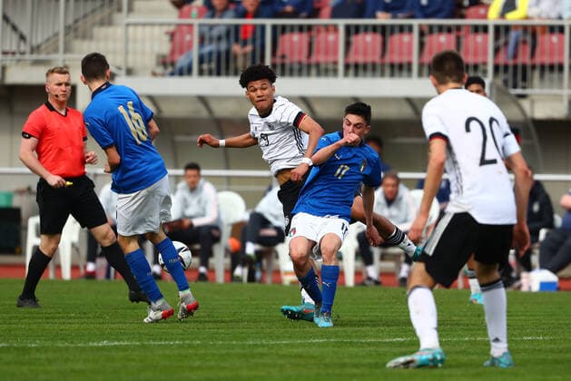 Torschuss von Paris Brunner (Deutschland) Deutschland vs Italien, Fussball, U16-Laenderspiel, 29.03.2022 DFB regulations prohibit any use of photographs as image sequences and or quasi-video. Deutschland vs Italien, Fussball, U16-Laenderspiel, 29.03.2022 Wetzlar Copyright: xEibner-Pressefotox EP_RWS