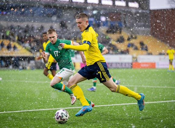 220329 Ross Tierney of Ireland and Patrik Walemark of Sweden during the UEFA European Under-21 Qualifier football match between Sweden and Ireland on March 29, 2022 in Boras. Photo: Jörgen Jarnberger BILDBYRAN COP 112 MB0362 fotboll football soccer fotball em-kval kval uefa european under-21 qualifier U21, U 21 qualifier qualifying round qualification sverige sweden irland ireland bbeng Copyright: JÖRGENxJARNBERGER BB220329JJ019