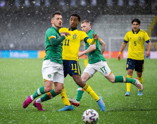 220329 Lee O Connor of Ireland and Paulos Abraham of Sweden during the UEFA European Under-21 Qualifier football match between Sweden and Ireland on March 29, 2022 in Boras. Photo: Jörgen Jarnberger BILDBYRAN COP 112 MB0362 fotboll football soccer fotball em-kval kval uefa european under-21 qualifier U21, U 21 qualifier qualifying round qualification sverige sweden irland ireland bbeng Copyright: JÖRGENxJARNBERGER BB220329JJ020