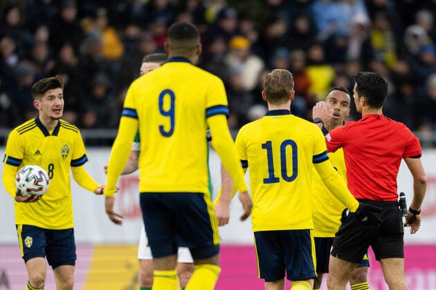 220329 Armin Gigovic and Bilal Hussein of Sweden react during the UEFA European Under-21 Qualifier football match between Sweden and Ireland on March 29, 2022 in Boras. Photo: Jörgen Jarnberger BILDBYRAN COP 112 MB0362 fotboll football soccer fotball em-kval kval uefa european under-21 qualifier U21, U 21 qualifier qualifying round qualification sverige sweden irland ireland bbeng depp Copyright: JÖRGENxJARNBERGER BB220329JJ022