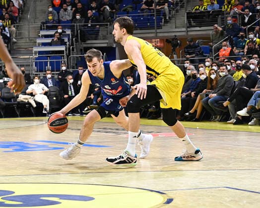 Jan Vesely (R) of Fenerbahce Beko Istanbul and Malte Delow (6) of Alba Berlin in action during the Turkish Airlines EuroLeague Regular Season Round 21 match between Fenerbahce Beko Istanbul and Alba Berlin at Ulker Sports Arena in Istanbul, Turkey , on March 29, 2022 