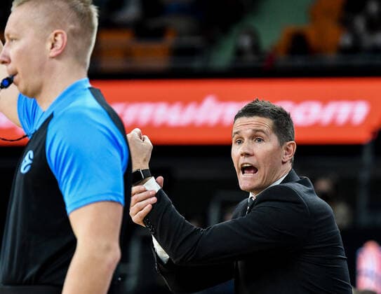 GER, EuroCup, ratiopharm ulm vs Frutti Extra Bursaspor 29.03.2022, ratiopharm arena, Neu-Ulm, GER, EuroCup, ratiopharm ulm vs Frutti Extra Bursaspor, im Bild Jaka Lakovic (Ulm) reklamiert ein Foul