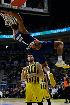 Metecan Birsen (R) of Fenerbahce Beko Istanbul and Oscar Da Silva of Alba Berlin in action during the Turkish Airlines EuroLeague Regular Season Round 21 match between Fenerbahce Beko Istanbul and Alba Berlin at Ulker Sports Arena in Istanbul, Turkey , on March 29, 2022 