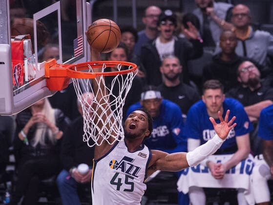 March 29, 2022, Los Angeles, California, USA: Donovan Mitchell 45 of the Utah Jazz dunks the ball during their NBA, Basketball Herren, USA game against the Los Angeles Clippers on Tuesday March 29, 2022 at Crypto.com Arena in Los Angeles, California. Clippers defeat Jazz, 121-115. ARIANA RUIZ PI Los Angeles USA - ZUMAp124 20220329_zaa_p124_019 Copyright: xArianaxRuizx