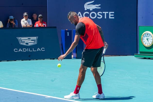 March 29, 2022, Miami Gardens, Florida, United States: Nick Kyrgios (AUS) prepares to serve during the men s singles fourth round at the Miami Open presented by Itau at Hard Rock Stadium in Miami Gardens, Florida. Miami Gardens United States - ZUMAw109 20220329_zap_w109_081 Copyright: xDebbyxWongx