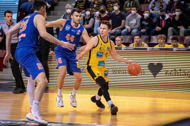 Jordan Hulls (MHP Riesen Ludwigsburg, 01) GER, MHP Riesen Ludwigsburg vs Syntainics MBC, Basketball, Maenner, 1. Bundesliga, easycredit BBL, 19. Spieltag, Spielzeit 2021 2022, 30.03.2022 GER, MHP Riesen Ludwigsburg vs Syntainics MBC, Basketball, Maenner, 1. Bundesliga, easycredit BBL, 19. Spieltag, Spielzeit 2021 2022, 30.03.2022 Ludwigsburg Copyright: xTabeaxGuenzler Eibner-Pressefotox EP_TGR
