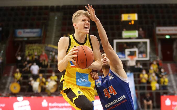 Ludwigsburg , Basketball easycredit BBL Bundesliga . MHP Riesen Ludwigsburg vs. SYNTAINICS MBC , Johannes Patrick ( Riesen )