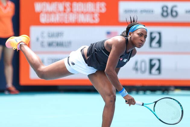 March 30, 2022, Miami Gardens, Florida, United States: Coco Gauff (USA) serves during women s doubles at the Miami Open presented by Itau at Hard Rock Stadium in Miami Gardens, Florida. Miami Gardens United States - ZUMAw109 20220330_zap_w109_003 Copyright: xDebbyxWongx