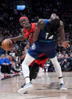 Sport Bilder des Tages March 30, 2022, TORONTO, ON, CANADA: Toronto Raptors forward Pascal Siakam (43) runs down Minnesota Timberwolves forward Taurean Prince (12) during first half NBA, Basketball Herren, USA basketball action in Toronto, Wednesday, March 30, 2022. Canada News - March 30, 2022 - ZUMAc35_ 20220330_zaf_c35_142 Copyright: xNathanxDenettex