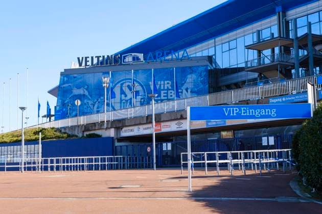 VIP-Eingang zur Veltins Arena, Fußballstadion von Schalke 04 und Multifunktionsareana, Gelsenkirchen, Ruhrgebiet, Nordrhein-Westfalen, Deutschland, Europa