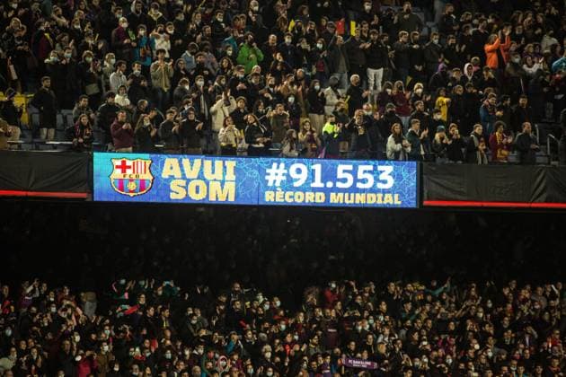IMAGO Iconic Moments, Fußball - Frauen March 30, 2022, Barcelona, Catalonia: Screen at Camp Nou that says, today we are 91553 world record during the UEFA Women s Champions League match between FC Barcelona, Barca Femeni and Real Madrid Femenino at Camp Nou..Final score; FC Barcelona Femeni 5:2 Real Madrid Femenino Barcelona - ZUMAd159 0154077494st Copyright: xThiagoxPrudenciox