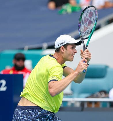 March 31, 2022, Miami Gardens, Florida, United States: Hubert Hurkacz (POL) returns a shot during the men s singles quarterfinals at the Miami Open presented by Itau at Hard Rock Stadium in Miami Gardens, Florida. Miami Gardens United States - ZUMAw109 20220331_zap_w109_007 Copyright: xDebbyxWongx