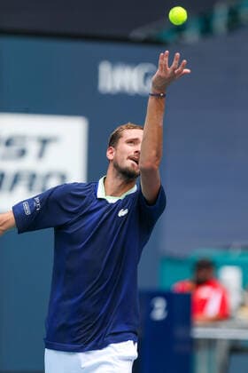 March 31, 2022, Miami Gardens, Florida, United States: Daniil Medvedev (RUS) serves during the men s singles quarterfinals at the Miami Open presented by Itau at Hard Rock Stadium in Miami Gardens, Florida. Miami Gardens United States - ZUMAw109 20220331_zap_w109_008 Copyright: xDebbyxWongx