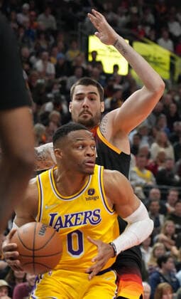 Utah Jazz forward Juancho Hernangomez (B) defends Los Angeles Lakers guard Russell Westbrook (0) during an NBA, Basketball Herren, USA game in Vivint Smart Home Arena in Salt Lake City, Utah, USA, 31 March 2022. Utah Jazz - Los Angeles Lakers !ACHTUNG: NUR REDAKTIONELLE NUTZUNG!  Copyright: xGEORGExFREYx AME7920 20220401-d79bb31810f0144c41933c4e213d9f857a6ead95