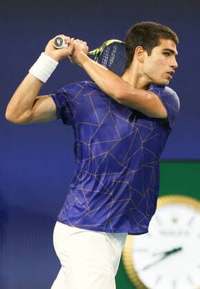 March 31, 2022, Miami Gardens, Florida, United States: Carlos Alcaraz (ESP) returns a shot during the men s singles quarterfinals match at the Miami Open presented by Itau at Hard Rock Stadium in Miami Gardens, Florida. Miami Gardens United States - ZUMAw109 20220331_zap_w109_092 Copyright: xDebbyxWongx
