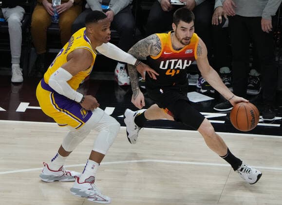 Utah Jazz forward Juancho Hernangomez (41) drives on Los Angeles Lakers guard Russell Westbrook (0) during an NBA, Basketball Herren, USA game in Vivint Smart Home Arena in Salt Lake City, Utah, USA, 31 March 2022. Utah Jazz - Los Angeles Lakers !ACHTUNG: NUR REDAKTIONELLE NUTZUNG!  Copyright: xGEORGExFREYx AME7944 20220401-7deb901b7d618064907a0ac84da4c759491c4165