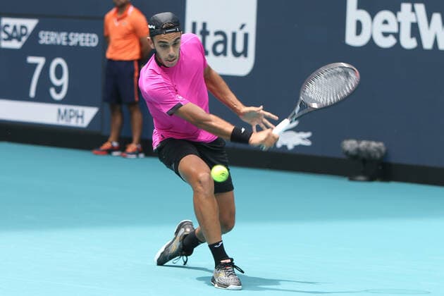April 1, 2022, Miami Gardens, Florida, United States: Francisco Cerundolo (ARG) returns a shot during the men s singles semifinals at the Miami Open presented by Itau at Hard Rock Stadium in Miami Gardens, Florida. Miami Gardens United States - ZUMAw109 20220401_zap_w109_009 Copyright: xDebbyxWongx