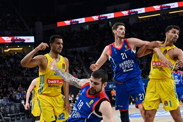 Adrien Moerman (18) , Tibor Pleiss (21) of Anadolu Efes Istanbul and Maodo Lo (1) , Johannes Thiemann (32) of Alba Berlin during the Turkish Airlines EuroLeague Regular Season Round 33 match between Anadolu Efes Istanbul and Alba Berlin at Sinan Erdem Sports Arena in Istanbul, Turkey , on April 01, 2022 