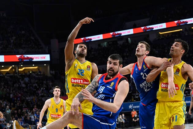 Adrien Moerman (18) , Tibor Pleiss (21) of Anadolu Efes Istanbul and Oscar Da Silva (1) , Johannes Thiemann (32) of Alba Berlin during the Turkish Airlines EuroLeague Regular Season Round 33 match between Anadolu Efes Istanbul and Alba Berlin at Sinan Erdem Sports Arena in Istanbul, Turkey , on April 01, 2022 