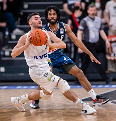 Max DiLeo (Towers), Terell Harris (HARKO) 01.04.22, Hamburg, Hamburg Towers vs. Hakro Merlins Crailsheim, easyCredit BBL, Basketball Bundesliga, 1.Liga, Saison 2021 2022, 28. Spieltag Â