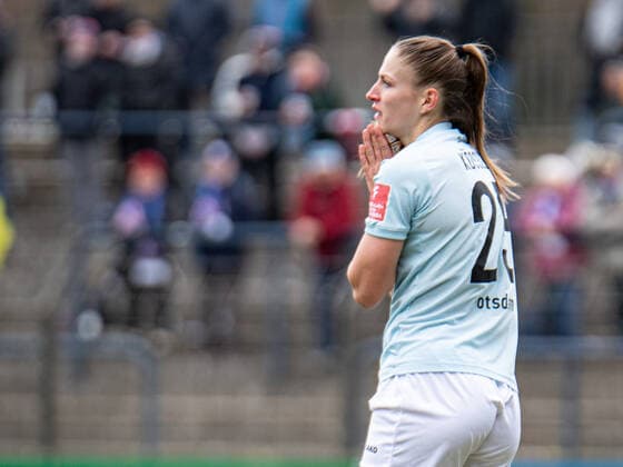 Melissa Kössler (25 Potsdam) ärgert sich beim Flyeralarm Frauen- Bundesligaspiel 1. FFC Turbine Potsdam - 1. FC Köln am 02.04.2022. Potsdam Karl-Liebnkecht-Stadion Brandenburg Deutschland