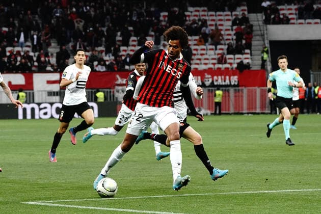 Calvin Stengs (OGC Nice) - Birger Meling (Stade Rennais) FOOTBALL : OGC Nice vs Rennes - Ligue 1 Uber Eats - Nice - 02 04 2022 NorbertScanella Panoramic 