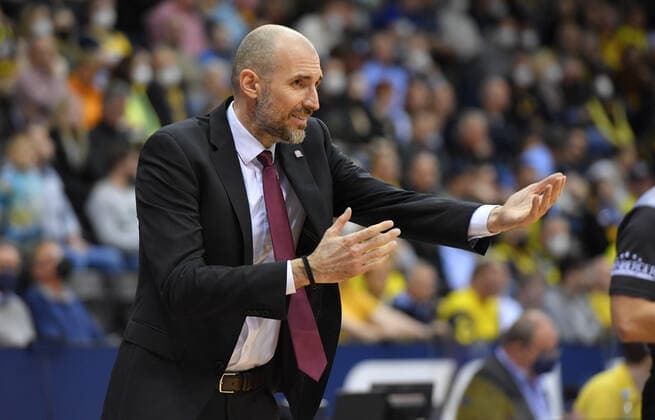 GER, Basketball,easy Credit-BBL, EWE Baskets Oldenburg vs FC Bayern München Basketball 02.04.2022, EWE Arena, Oldenburg, GER, easy Credit-BBL, EWE Baskets Oldenburg vs FC Bayern München Basketball , im Bild Slaven RIMAC ( FC Bayern München Basketball Assistant Coach )