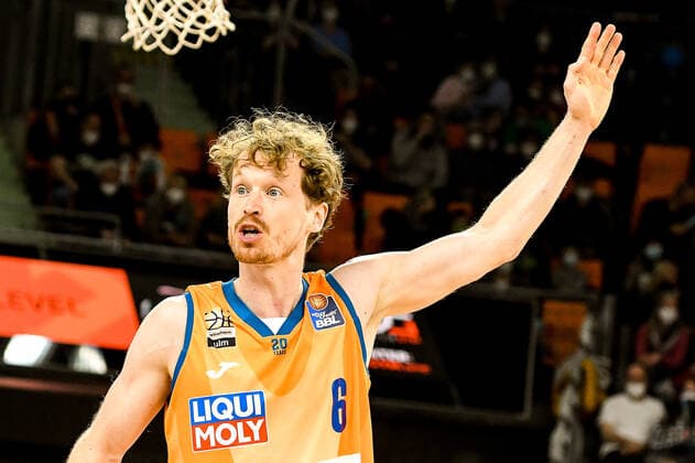 GER, BBL, ratiopharm Ulm vs Syntainics MBC 02.04.2022, ratiopharm arena, Neu-Ulm, GER, BBL, ratiopharm Ulm vs Syntainics MBC, im Bild Per Günther Guenther (Ulm, 6)