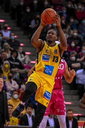 easyCredit BBL, Telekom Baskets Bonn vs. MHP RIESEN Ludwigsburg, 02.04.2022 Yorman Polas Bartolo (MHP RIESEN Ludwigsburg, 13), easyCredit BBL, Telekom Baskets Bonn vs. MHP RIESEN Ludwigsburg am 02.04.2022 im Telekom Dome, Bonn (Nordrhein-Westfalen) Copyright: xBEAUTIFULxSPORTS Mueller-Laschetx