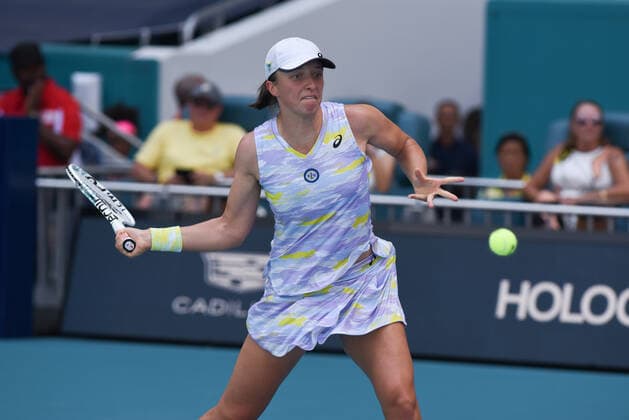MIAMI GARDENS, FL - APRIL 2: Iga Swiatek of Poland during the Women™s finals match for the Miami Open on April 02, 2022, at Hard Rock Stadium in Miami Gardens, Florida. (Photo by Michele Eve Sandberg Icon Sportswire) TENNIS: APR 02 Miami Open Icon220402765