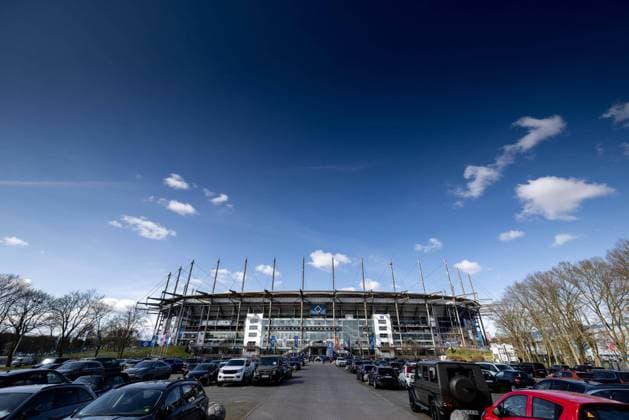 Hamburg, 2. April 2022 - Fußball, 2. Bundesliga 2021 22, Hamburger SV - SC Paderborn 07: Übersicht des Hamburger Volksparkstadion, Heimspielstätte des HSV DFL REGULATIONS PROHIBIT ANY USE OF PHOTOGRAPHS AS IMAGE SEQUENCES AND OR QUASI-VIDEO.