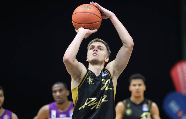 Arturs Zagars (Basketball Loewen Braunschweig)