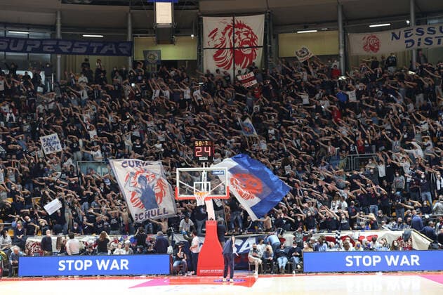 Mandatory Credit: Photo by Michele Nucci LiveMedia Shutterstock (12880317bb) fortitudo supporters oeLa Fossa dei Leoni? Italian Basketball A Serie Championship Fortitudo Bologna vs Vanoli Basket Cremona, PalaDozza, Bologna, Italy - 03 Apr 2022 Italian Basketball A Serie Championship Fortitudo Bologna vs Vanoli Basket Cremona, PalaDozza, Bologna, Italy - 03 Apr 2022  Copyright: xMichelexNucci LiveMedia Shutterstockx 12880317bb