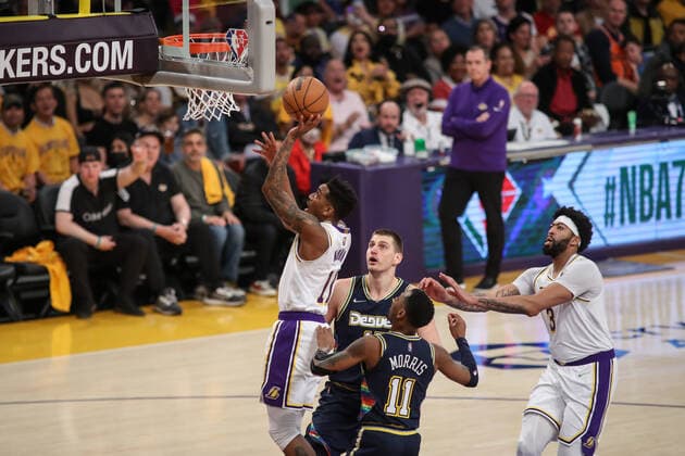 LOS ANGELES, CA - APRIL 03: Los Angeles Lakers guard Malik Monk (11) goes up for layup during the Denver Nuggets vs Los Angeles Lakers game on April 03, 2022, at Crypto.com Arena in Los Angeles, CA. (Photo by Jevone Moore Icon Sportswire) NBA, Basketball Herren, USA APR 03 Nuggets at Lakers Icon2204031051